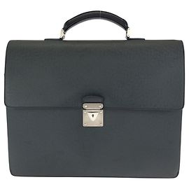 Valigetta in pelle nera Louis Vuitton Taiga Robusto 1