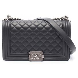 Borsa a tracolla Boy di Chanel in agnello nero