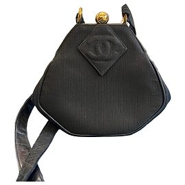 Borsa a tracolla 1992 Chanel CC Nylon Diamond Stitch Kiss Lock