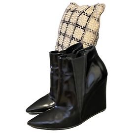 Burberry Botines de cuña en charol