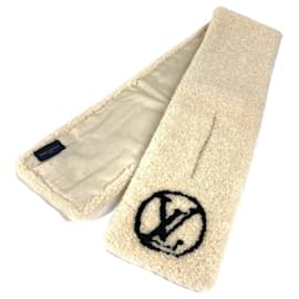 Louis Vuitton Monogram Flower Echarpe Tippet