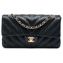 Chanel Black Medium Classic Chevron Calfskin Pleated Double Flap