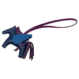 Charm para bolso Hermès GriGri Rodeo Pegasus en piel de cordero y Swift, Blue Milo, PM