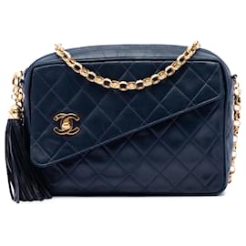 Chanel Blue CC gesteppte Lammfell Camera Bag mit Quaste