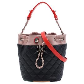 Borsa a secchiello Chanel Black CC Multicolor in agnello trapuntato Cuba