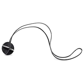 Collier pendentif Zodiac en cuir noir et laiton Hermès