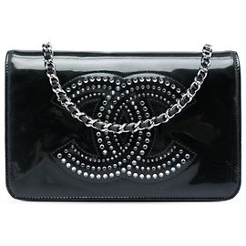 Portafoglio con catena Chanel Black CC in vernice con strass