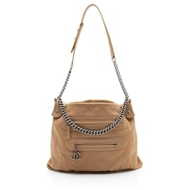 Borsa Hobo Chanel in pelle di vitello con cuciture e doppia zip