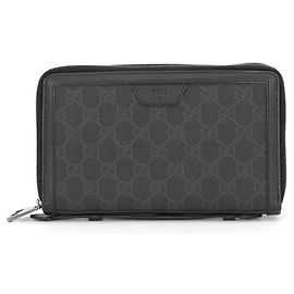 Clutch Gucci Black GG Supreme