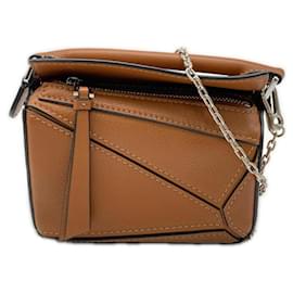 Mini borsa a tracolla Loewe Puzzle Edge in pelle di vitello marrone