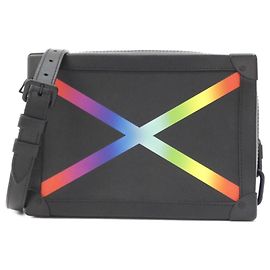 Borsa a tracolla Louis Vuitton Taiga Rainbow Color Soft Trunk