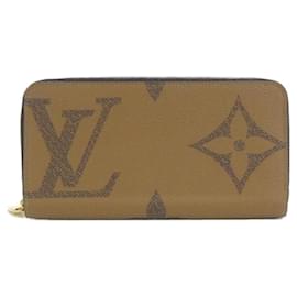 Louis Vuitton Monogram Giant Zippy Wallet