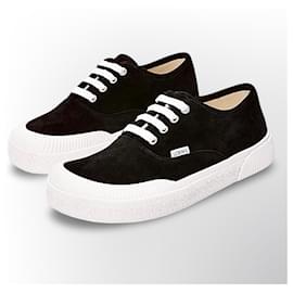 Loewe Sneaker aus schwarzem Wildleder