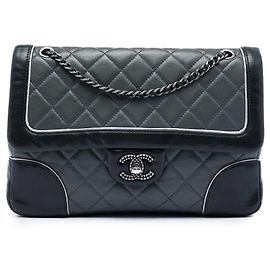 Chanel Gray Paris Salzburg Medium Bicolor trapuntato in agnello Tyrolean Flap