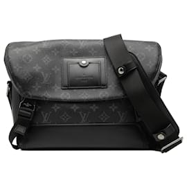 Louis Vuitton Nero Monogram Eclipse Voyager PM