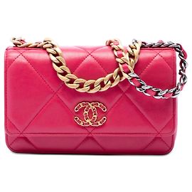 Cartera con cadena 19 en piel de cordero acolchado rosa Chanel