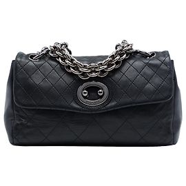 Anello a catena Chanel Black Quilted Calfskin Bijoux Chain Flap
