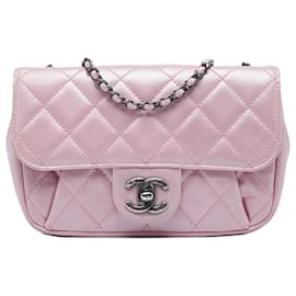 Chanel Mini Flap Coco Pleats in pelle di vitello metallizzata trapuntata rosa con catena