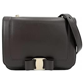 Salvatore Ferragamo Schultertasche aus braunem Leder