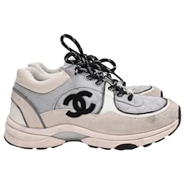 Sneakers basse Chanel CC in scamosciato grigio e mesh