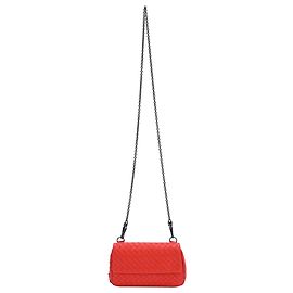 Mini Olimpia Schultertasche aus rotem Leder von Bottega Veneta