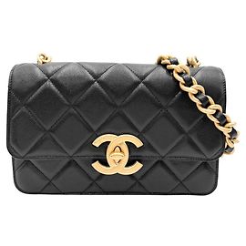 Bolso de hombro Chanel en piel de becerro granulado negro