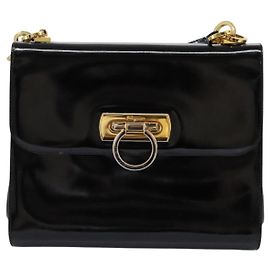 Salvatore Ferragamo Gancini Flap in vernice