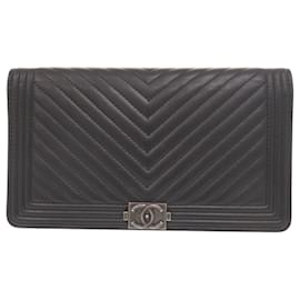 Chanel Boy Coco Mark Längliches Portemonnaie aus Lammleder