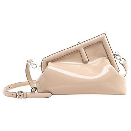 FENDI First Crossbody-Tasche aus Lackleder Beige 8BP137