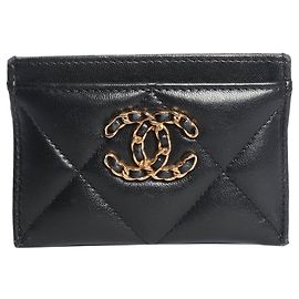 Chanel Tarjetero de cuero acolchado negro 19