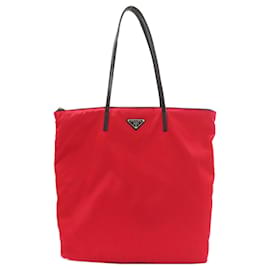 Prada Tote Bag aus Nylon in Rot