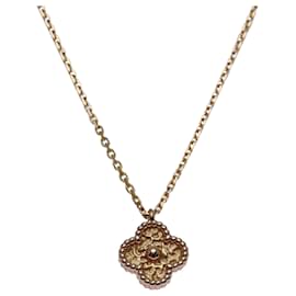 Van Cleef & Arpels Sweet Alhambra Pendant Necklace