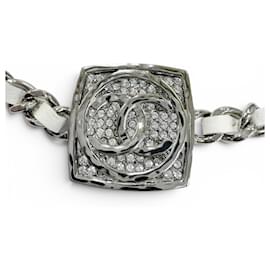 Collana Chanel 2025 B25C Coco Mark in pelle e strass