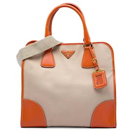 Borsa Prada in tela Canapa beige con bordi in Saffiano