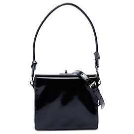 Borsa Prada in vernice nera con chiusura a scatto