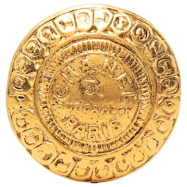 Spilla Chanel Gold Gold Plated 31 Rue Cambon Medallion