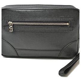 Clutch in pelle Taiga Louis Vuitton