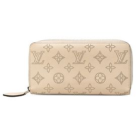 Cartera Zippy Monogram Mahina Louis Vuitton