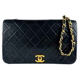 Borsa a tracolla Chanel in agnello nero