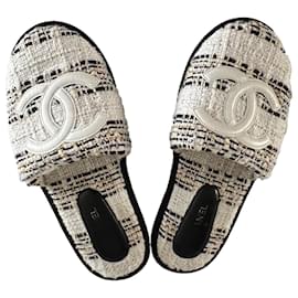 Sandali Chanel CC in Tweed Nero e Bianco