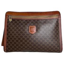 Céline Clutch Vintage Celine in tela rivestita Marrone Tan Oro