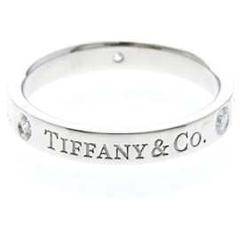 Tiffany Flat Band Ring mit 3 Diamanten - Tiffany & Co