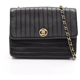 Borsa a tracolla Chanel Mademoiselle in pelle di agnello nera