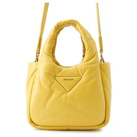 Mini borsa a mano in pelle Triangle Prada