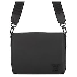 Borsa a tracolla in pelle granulata nera Louis Vuitton