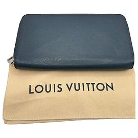 Louis Vuitton Zippy Travel Companion Wallet Blue Taïga Leather