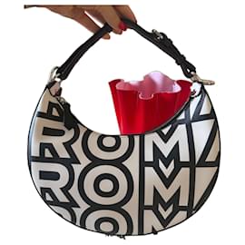 Fendi Sac Fendigraphy Roma Monogram