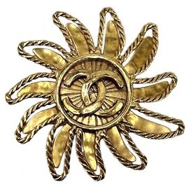 Spilla Chanel placcata in oro