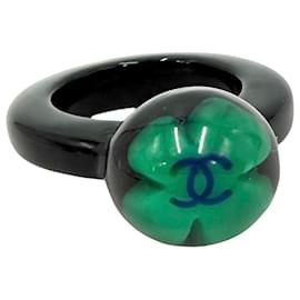 Anello Chanel con design a trifoglio per donna