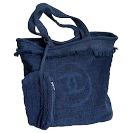 Chanel Borsa Tote in spugna blu navy con pochette